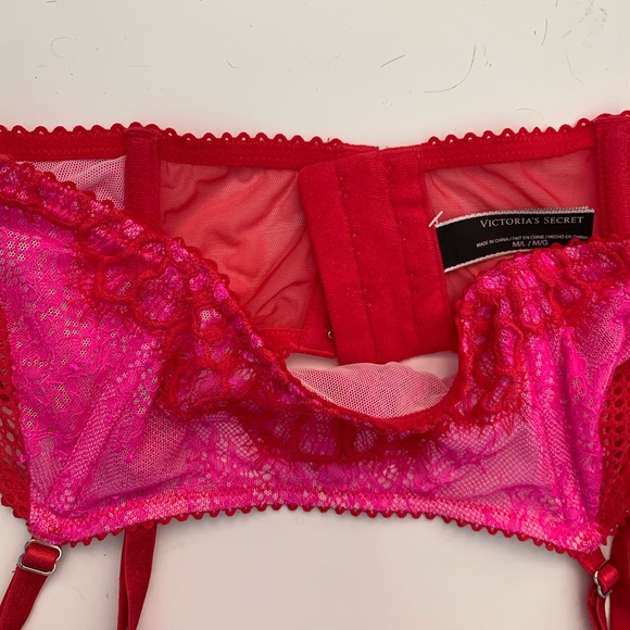 Victoria secret bra panty and garter belt set - Picture 3 of 6
